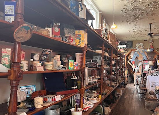 south-dakota/needles-highway/shop/halleys-store