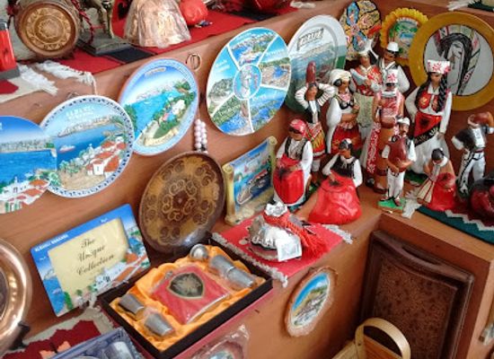 albania/toskeria/shop/souvenir-store-saranda