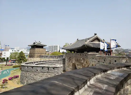 south-korea/suwon/shop/hwaseong-fortress-suwon