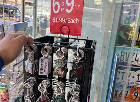 california/hollywood/shop/hollywood-souvenir-land
