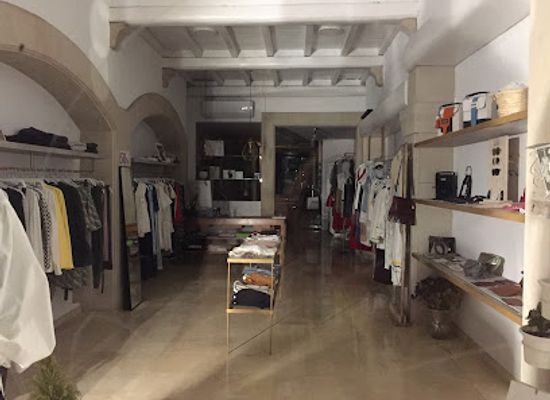 spain/girona/barri-vell-old-town/shop/comunal