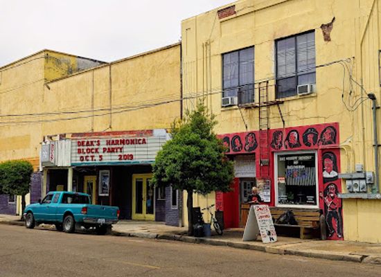 tennessee/mississippi-delta/shop/deak-s-mississippi-saxophones-blues-emporium