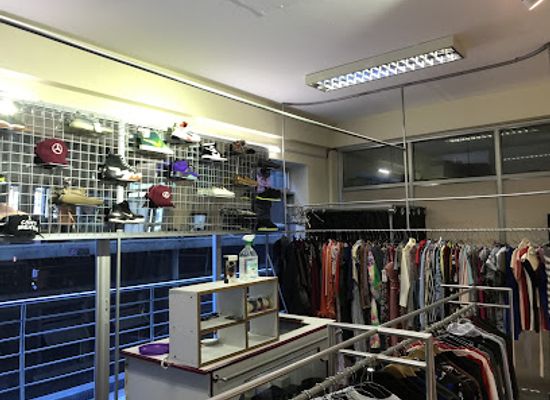 uganda/kibale-national-park/shop/a-k-botique