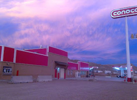 wyoming/red-desert/shop/varley-mercantile