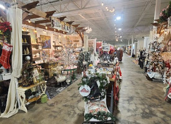 utah/book-cliffs/shop/painted-tree-boutiques-orem