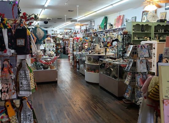 arizona/phoenix/shop/2-share-a-unique-boutique-and-the-monkey-shop-coffee