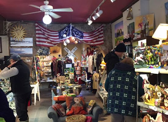kentucky/bluegrass-region/shop/historic-midway-gift-store