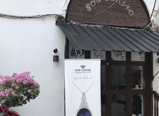 tanzania/stone-town/shop/gem-centre