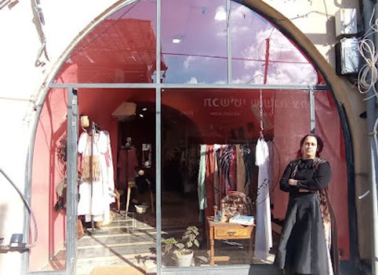 israel/safed/shop/shely-bgdym-yhvdyym-yd-shnyh