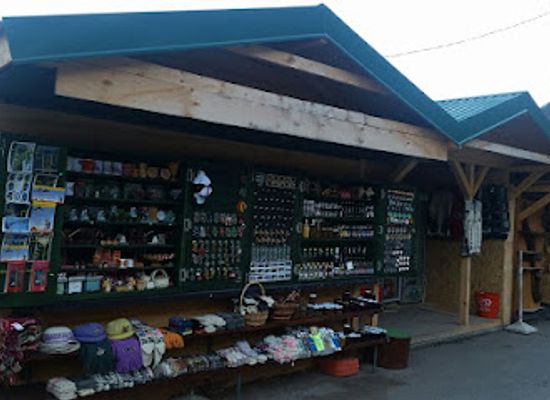 montenegro/sinjajevina/shop/souvenir-shop-tamara