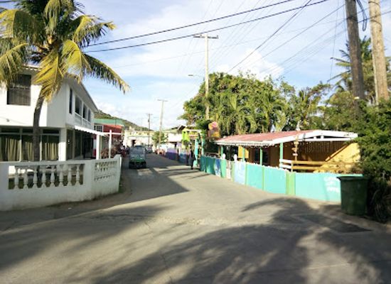 saint-vincent-and-the-grenadines/union-island/shop/kandy-cream-snack-bar