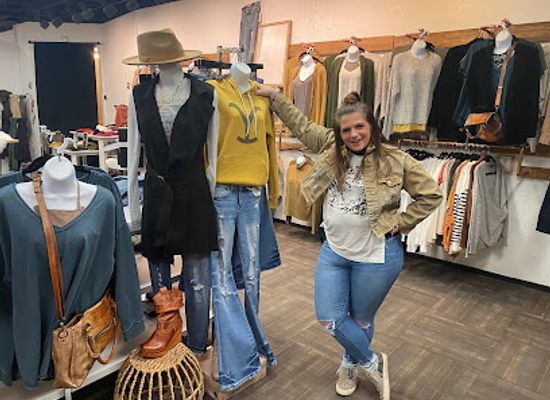 south-dakota/spearfish-canyon/shop/2-broke-girls-2bg-boutique