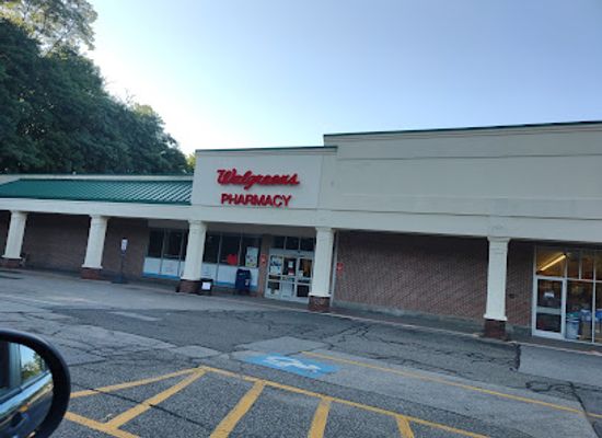 connecticut/litchfield-hills/shop/walgreens