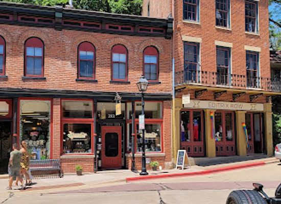 illinois/galena-historic-district/shop/editrix-row
