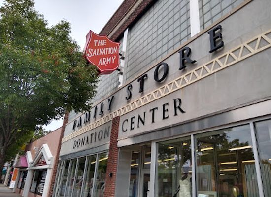 connecticut/danbury/shop/the-salvation-army-family-store-donation-center