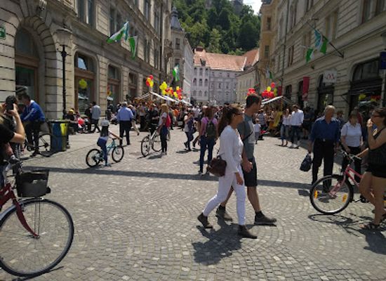 slovenia/upper-carniola/shop/nama