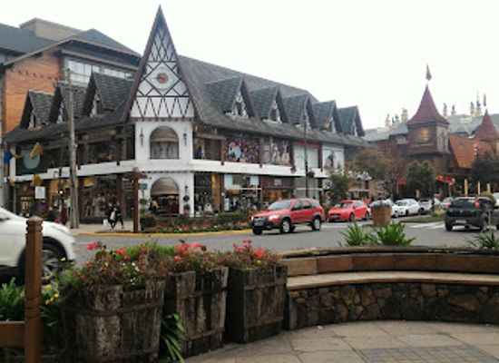 brazil/serra-gaucha/shop/shopping-da-serra-gaucha-gramado-casacos-e-botas