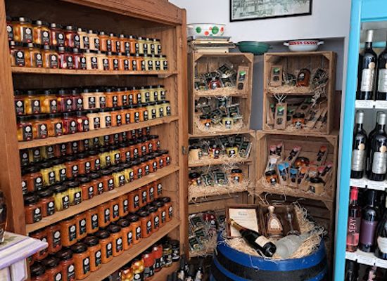 croatia/sljeme-mountain/shop/dark-blue-stores