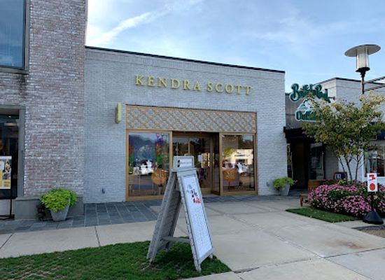 mississippi/the-jackson-prairie/shop/highland-village-shopping-center