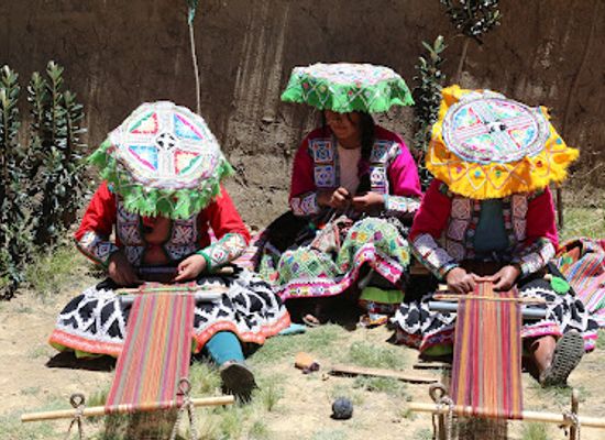 peru/cusco-region/shop/centro-de-textiles-de-huacatinco