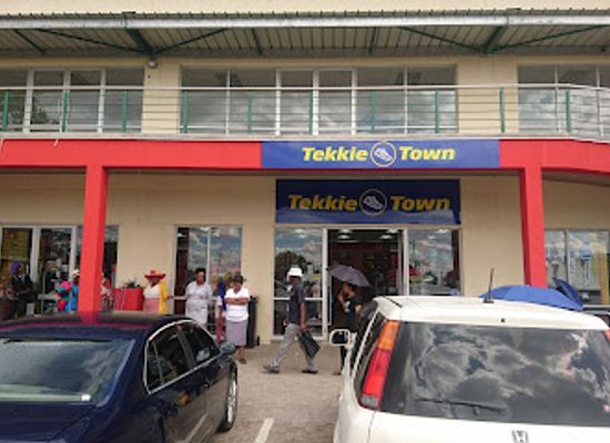 lesotho/mohale-s-hoek/shop/tekkie-town-mohaleshoek