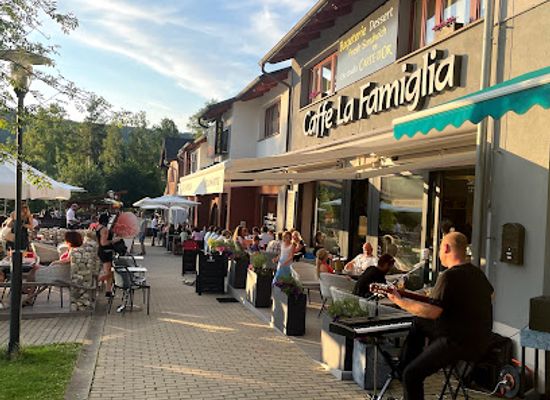 czechia/south-bohemia/shop/caffe-la-famiglia