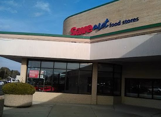 wisconsin/racine/shop/elmwood-plaza-shopping-center