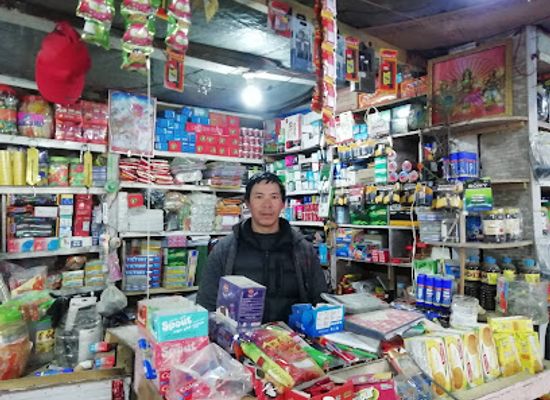 nepal/namche-bazaar/shop/okhaldhunga-kirana-pasal