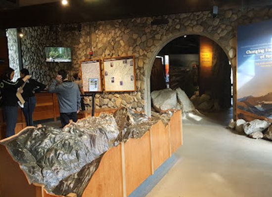 california/yosemite-village/shop/yosemite-visitor-center