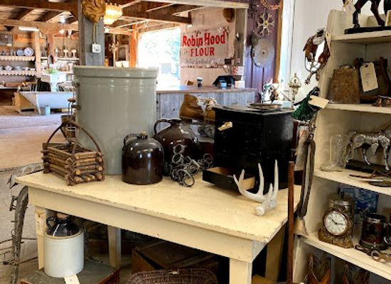 canada/prairies/shop/kinder-surprises-antiques