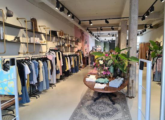 netherlands/rijnmond/shop/unconventional-wardrobe