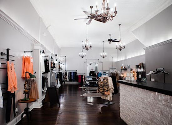 illinois/central-illinois/shop/la-la-boutique