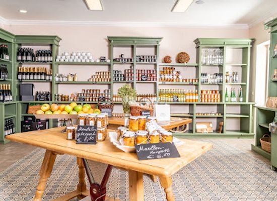 austria/wachau-valley/shop/schloss-greisslerei