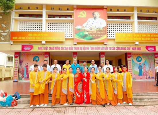 vietnam/phu-quoc/shop/hong-trang-shop-trang-phuc-va-dao-cu-bieu-dien-oriflame-pq