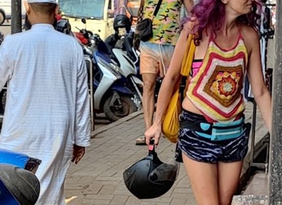 india/goa/baga/shop/street-market