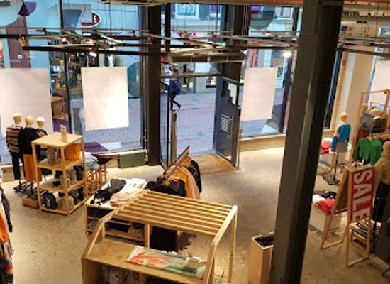 netherlands/dutch-coast/shop/urban-outfitters