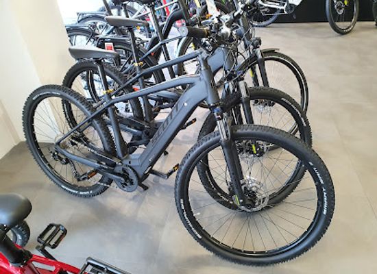 luxembourg/clervaux/shop/bikerun