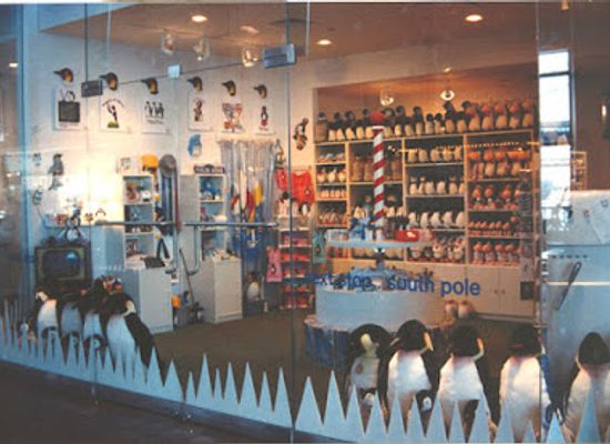 massachusetts/hampshire-county/shop/penguin-gift-shop