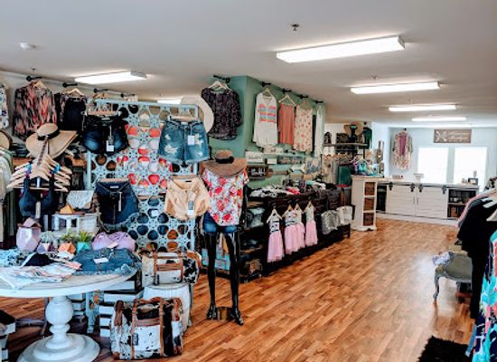 north-dakota/lake-sakakawea/shop/rhianna-s-boutique