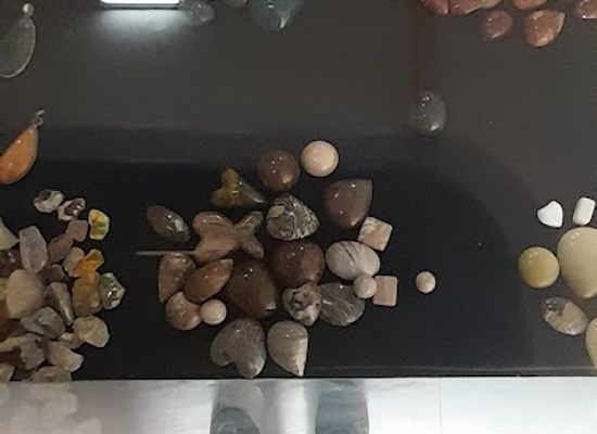 ethiopia/gondar/shop/makiva-gemestones-minerals
