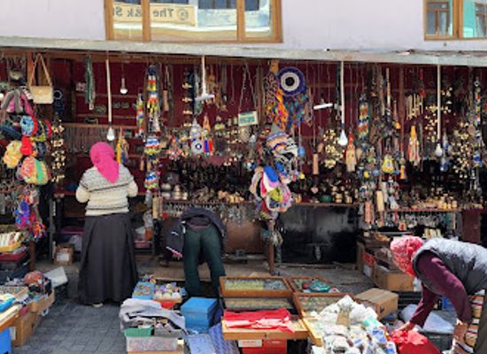 india/leh/shop/leh-market