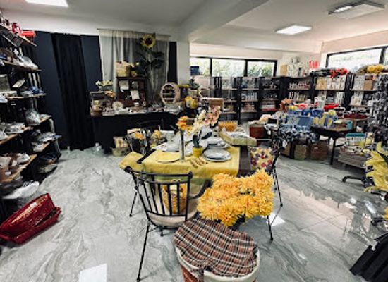 montenegro/perast/shop/pingvin-shop