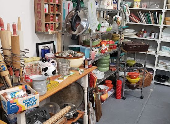 nevada/ruby-mountains/shop/chique-unique-antiques