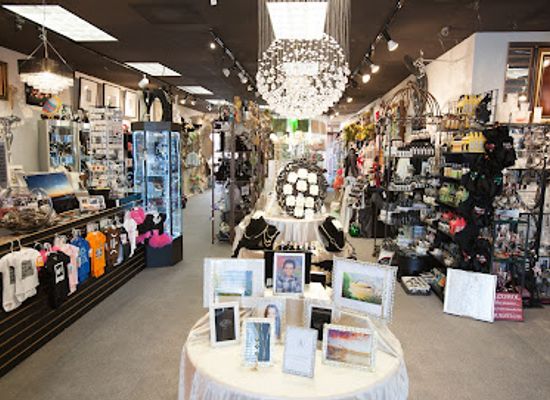 california/huntington-beach/shop/absolutely-fabulous-unique-gifts-decor