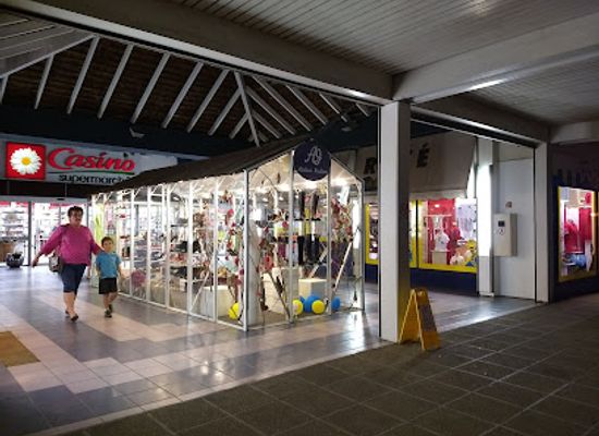 new-caledonia/south-province/shop/baie-des-citrons-shopping-complex
