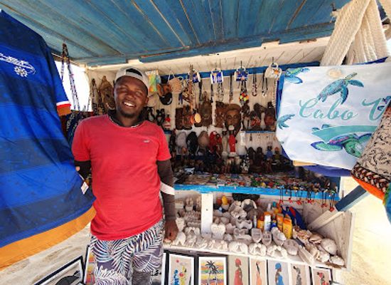 cabo-verde/praia-de-santa-monica/shop/denis-beachshop