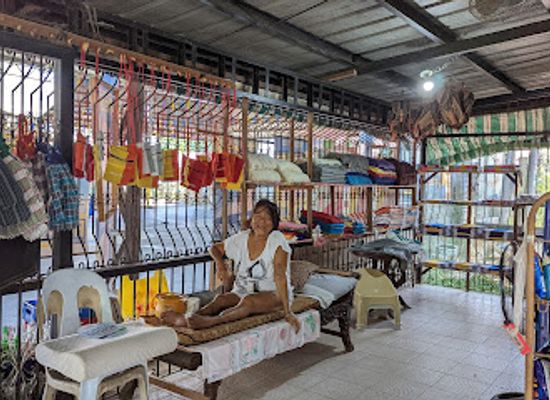 philippines/ilocos-region/shop/cristy-s-loomweaving