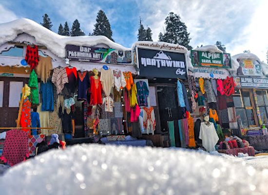 india/gulmarg/shop/sanam-studio-gulmarg