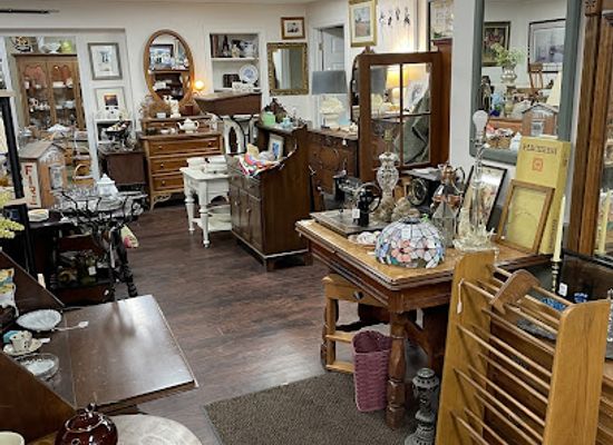 massachusetts/norfolk-county/shop/dalton-s-trading-post-thrifts-consignments-and-antiques