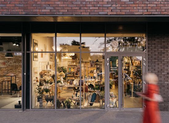 poland/krakow/podgorze/shop/things-alone